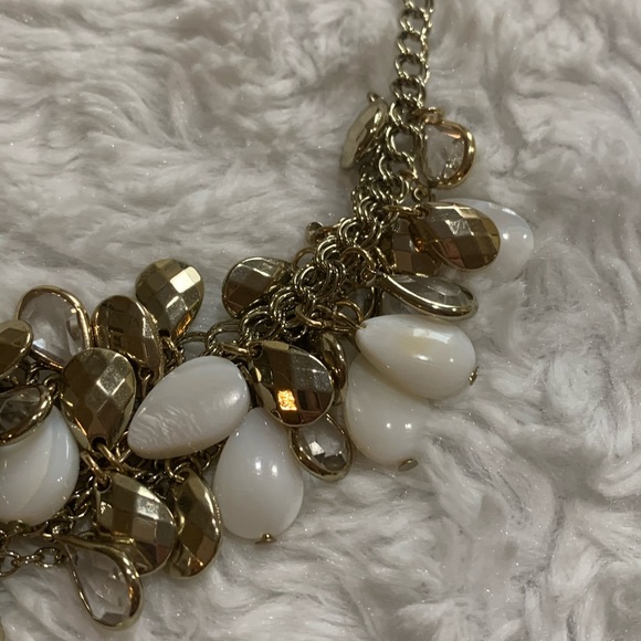 Stunning statement necklace by the Limited - Picture 2 of 3